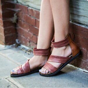 OTBT Flat Sandals Souvenir In Sangria Flat Sandals Zinc - Size 10